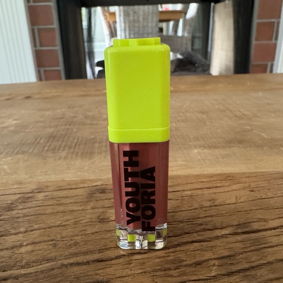 NEW IN BOX Youth Foria Dewy Gloss ~ play With Fire (09) ~ Hydrating Lip Gloss - Picture 8 of 11